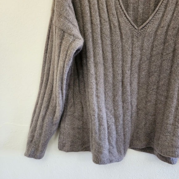 Madewell Resourced Cashmere Stitched Rib V Neck Sweater Heather Mink Taupe Sz M - Picture 3 of 7